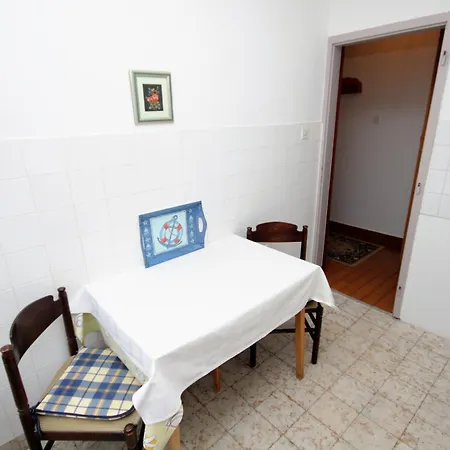 Guest house And With Parking Space - Crikvenica - 2379