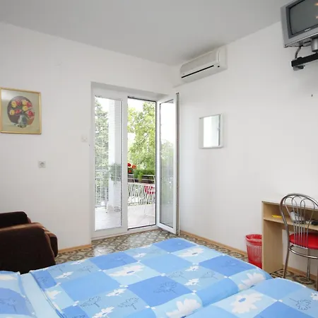 And With Parking Space - Crikvenica - 2379 Guest house