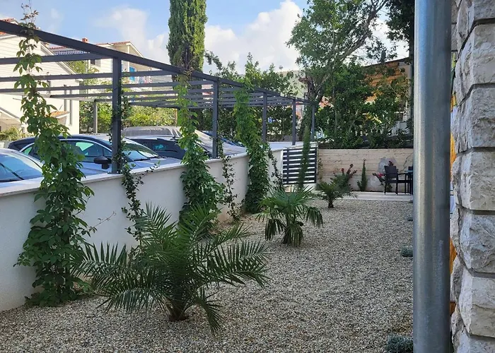 Gasthuis And With Parking Space Selce, Crikvenica - 2379