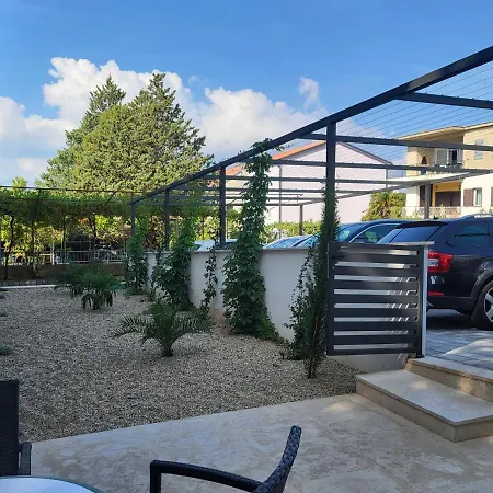 Konukevi And With Parking Space Selce, Crikvenica - 2379