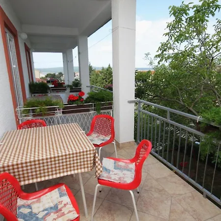 Konukevi And With Parking Space Selce, Crikvenica - 2379 3*