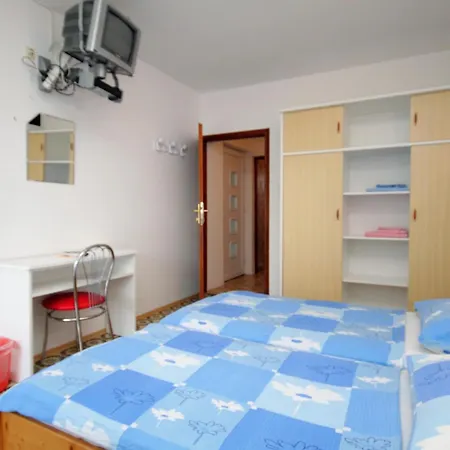 Guest house And With Parking Space Selce, Crikvenica - 2379 Selce