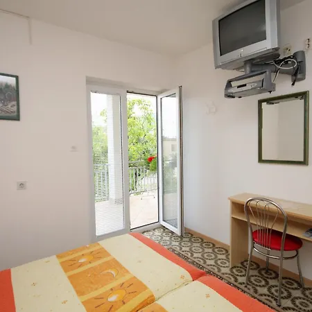 And With Parking Space Selce, Crikvenica - 2379 Guest house Selce